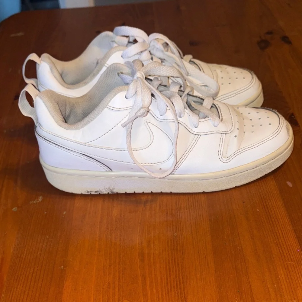 Nike Kids Classic White court low top sneakers